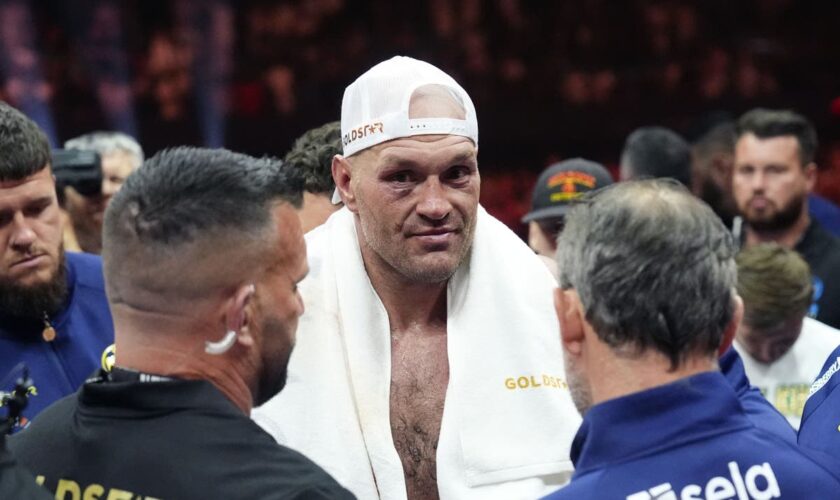 Tyson Fury and Oleksandr Usyk camps divided over judges after last-minute issue