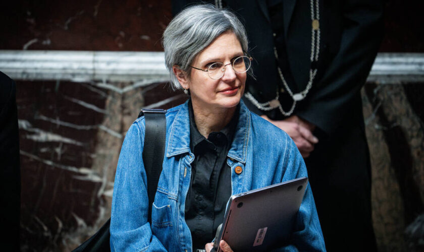 EN DIRECT - Nouveau gouvernement : «La censure est sur la table et je pense même qu’elle sera votée», affirme Sandrine Rousseau