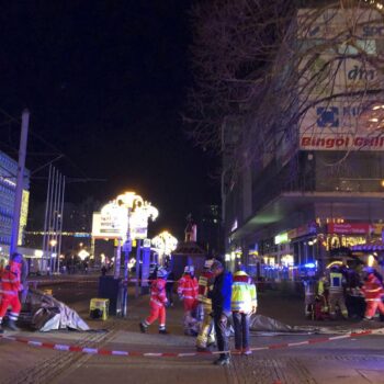 Allemagne : 60 à 80 blessés après qu’un véhicule a percuté un marché de Noël, les autorités régionales suspectent « un attentat »