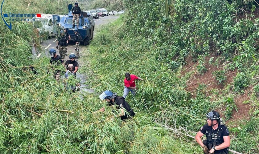 Mayotte : un gendarme envoyé en renfort après le cyclone est mort en mission, annonce Bruno Retailleau