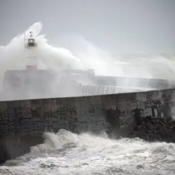 Met Office issues weather warning with 80mph winds expected to batter UK