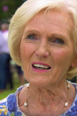 Mary Berry makes emotional plea to fans after experiencing a tragic loss