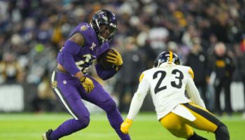 Ravens take down Steelers to keep AFC North race open