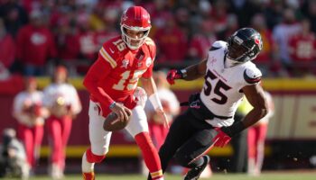 Chiefs' Patrick Mahomes eases ankle injury concerns, sets personal rushing mark on touchdown run