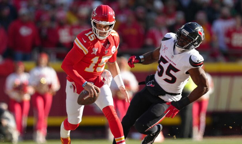 Chiefs' Patrick Mahomes eases ankle injury concerns, sets personal rushing mark on touchdown run