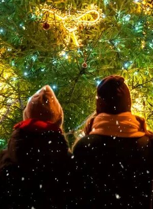 Staring at a Christmas tree could tell you if you have a common health problem