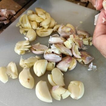 Make garlic bread using alternative ingredient in just four minutes using air fryer