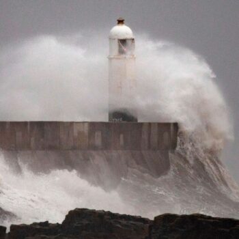 Storm Bert: Strong Waves Hitting Porthcawl Caption ** STORY AVAILABLE, CONTACT SUPPLIER** Where: Porthcawl, Wales, United Kingdom When: 23 Nov 2024 Credit: Joann Randles/Cover Images (Cover Images via AP Images)