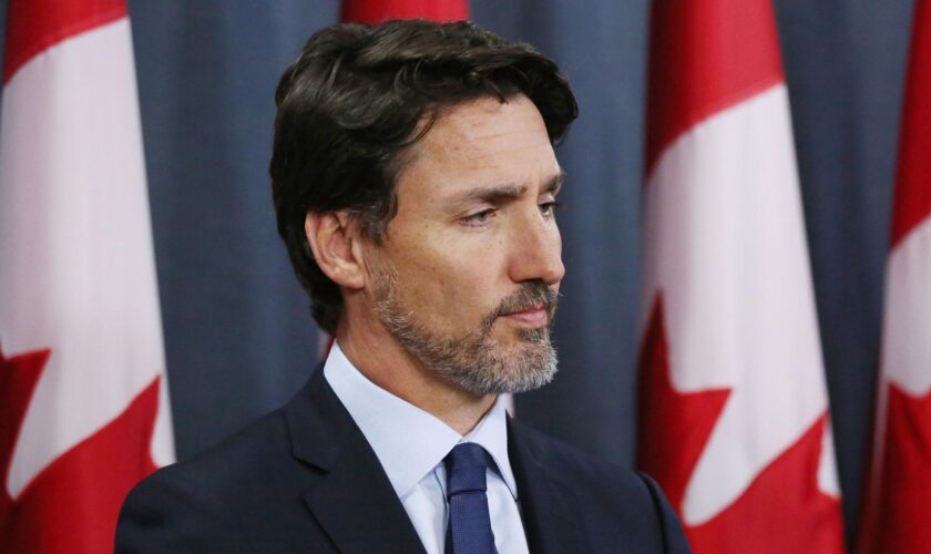 Au Canada, Justin Trudeau et son gouvernement en difficulté, la faute en partie à Donald Trump