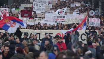 Serbien: Tausende Studierende demonstrieren in Belgrad gegen Regierung