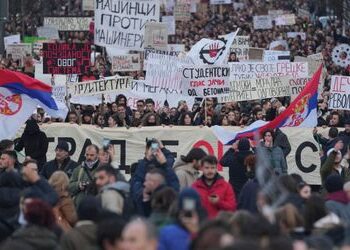 Serbien: Tausende Studierende demonstrieren in Belgrad gegen Regierung