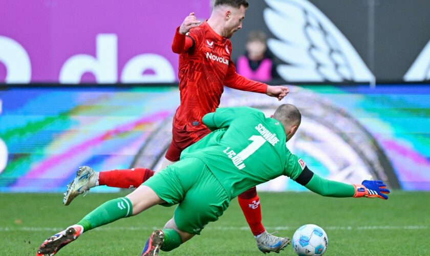 Der 1. FC Kaiserslautern hat das Topspiel gegen den 1. FC Köln verloren. Foto: Uwe Anspach/dpa