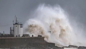 Christmas getaway chaos as brutal 75mph winds forecast in UK weather warnings