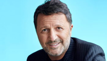 Pour Noël, Arthur se paye 3 heures 20 d'émission sur TF1 à sa gloire, rien que pour lui ou presque