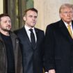 Volodymyr Zelensky , Emmanuel Macron, et Donald Trump, le 7 décembre au palais de l'Elysée lors d'une rencontre préalable à la cérémonie de réouverture de Notre-Dame