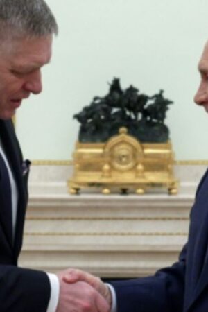 Fico (l.) bei Putin