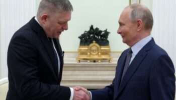 Fico (l.) bei Putin