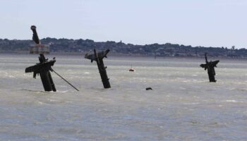 Bomb-laden 'Doomsday WW2 shipwreck' sunk in the River Thames could unleash poison gas