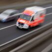 Frankfurter Kreuz: Frau wird auf Autobahn aus Auto geschleudert