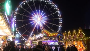 Von Gondel am Kopf getroffen – 20-Jähriger stirbt nach Weihnachtsmarkt-Unfall