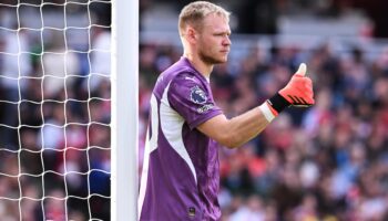 Aaron Ramsdale, le gardien de Southampton a joué avec un gant à quatre doigts en Premier League