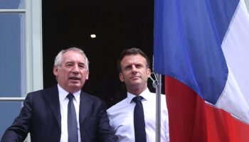 Entre François Bayrou et Emmanuel Macron, bientôt la “collision” ?