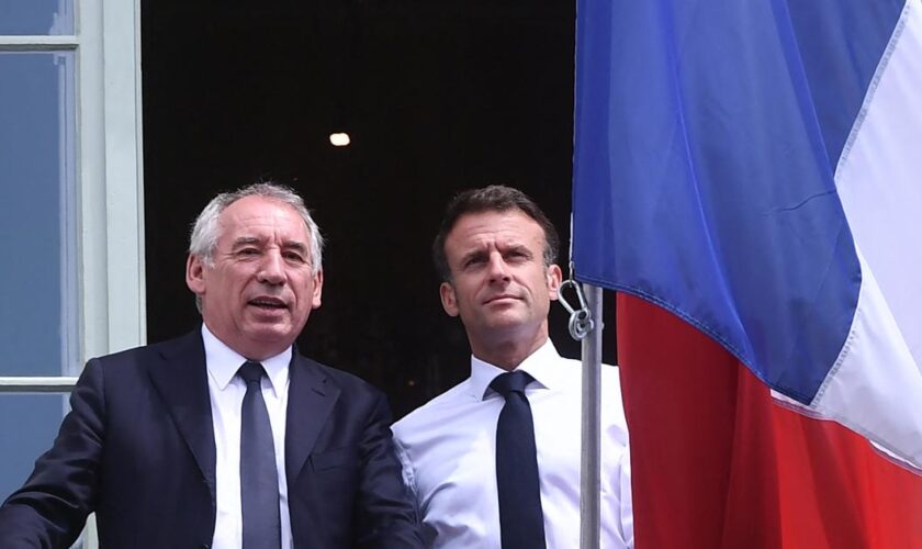 Entre François Bayrou et Emmanuel Macron, bientôt la “collision” ?