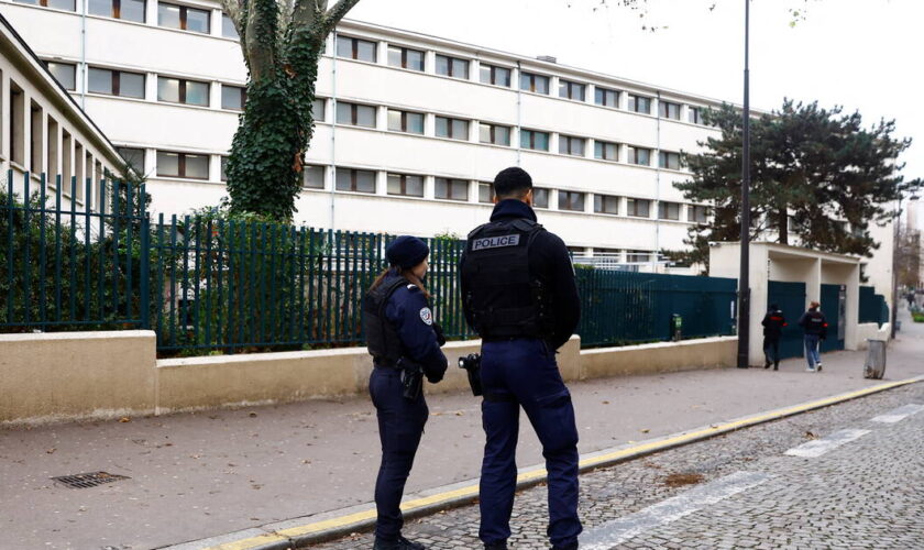 Rixe mortelle devant un lycée parisien : des menaces réciproques sur les réseaux sociaux avaient visé la victime et l’auteur présumé