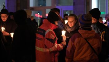 Magdeburg: Tausende bei Lichterkette gegen Hass und AfD-Demonstration