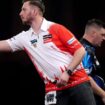 Florian Hempel scheidet in London in der 2. Runde aus, Daryl Gurney ist am Ende zu stark. Foto: John Walton/Press Association/dp