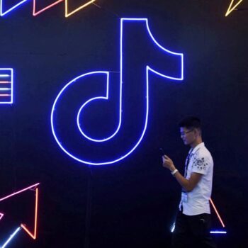 „Wir sind die Dummen in dieser Farce“ – Wie China TikTok als Machtinstrument gegen den Westen nutzt