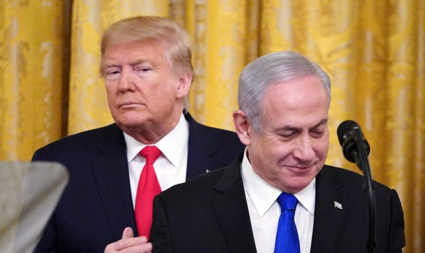 Donald Trump, alors président des Etats-Unis, et le Premier ministre israélien Benjamin Netanyahu à la Maison Blanche à Washington le 28 janvier 2020