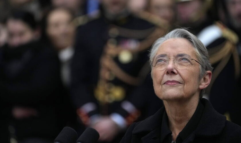 Avec Elisabeth Borne à l’Education, les syndicats redoutent les passages en force mais tablent sur son poids politique