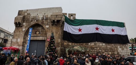 Syrien: Christen demonstrieren nach Verbrennung von Weihnachtsbaum