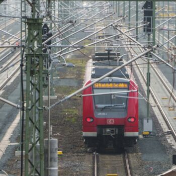 Nach Generalsanierung: Verkehr auf Riedbahn rollt wieder vollständig