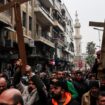 Liveblog zu Nahost: Christen protestieren in Syrien gegen Verbrennung von Weihnachtsbaum