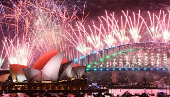 Das Mega-Feuerwerk vor der ikonischen Kulisse der Harbour Bridge und des Opernhauses ist weltberühmt. Foto: Dan Himbrechts/AAP/d