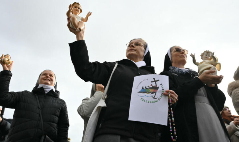 Le pape François célèbre Noël et ouvre le Jubilé 2025, "Année sainte" à Rome