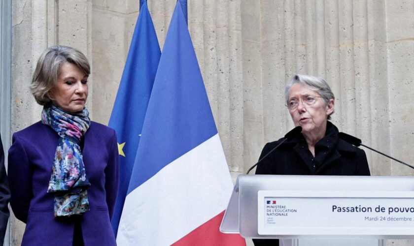 Elisabeth Borne appelle à « trouver la voie de la stabilité institutionnelle »