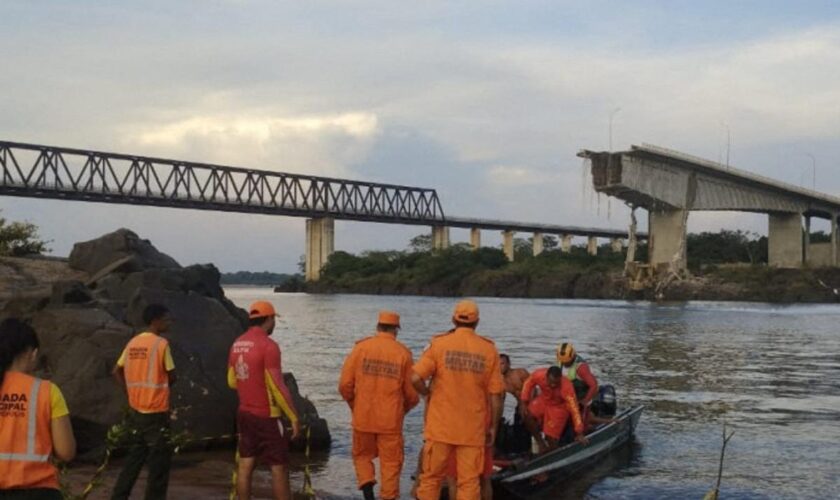 Quatre morts dans l’effondrement d’un pont au Brésil, une pollution à l’acide sulfurique redoutée