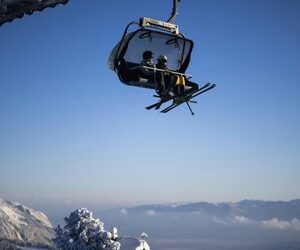 Skigebiet Dévoluy, französische Alpen: Rettungskräfte befreien 240 Skifahrer aus Sessellift