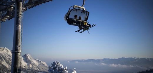 Skigebiet Dévoluy, französische Alpen: Rettungskräfte befreien 240 Skifahrer aus Sessellift