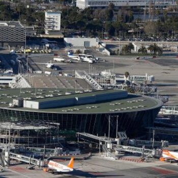 À l’aéroport de Nice, un SDF réussit à s’introduire sur la piste... par le tapis à bagages