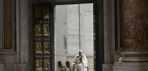 Weihnachten im Vatikan: Papst Franziskus eröffnet Heiliges Jahr