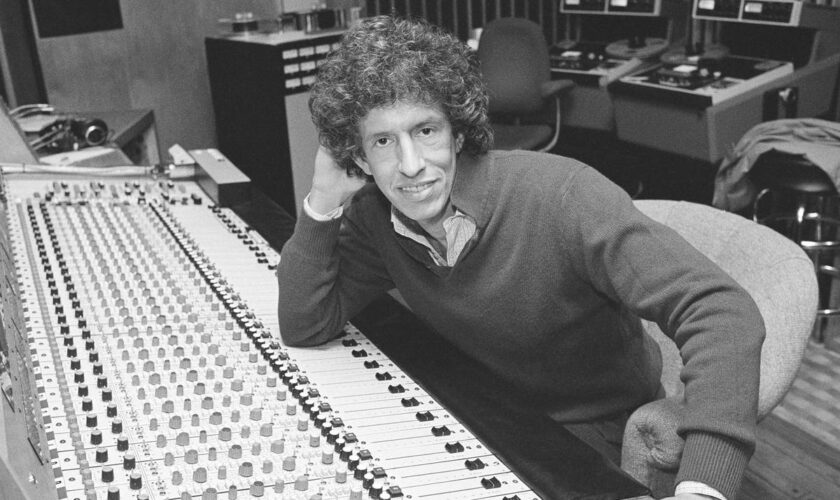 Richard Perry, record producer behind 'You're So Vain' and other hits, dies at 82