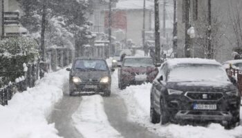 Tempête de neige en Bosnie : des dizaines de milliers de foyers toujours privés d’électricité