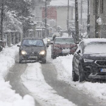 Tempête de neige en Bosnie : des dizaines de milliers de foyers toujours privés d’électricité