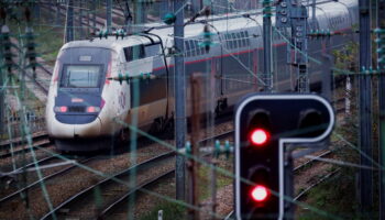 Des milliers de passagers ont passé la soirée du réveillon bloqués dans des TGV