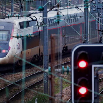 Des milliers de passagers ont passé la soirée du réveillon bloqués dans des TGV