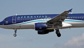 Un avion de ligne d’Azerbaïdjan Airlines s’écrase au Kazakhstan avec 67 passagers à bord